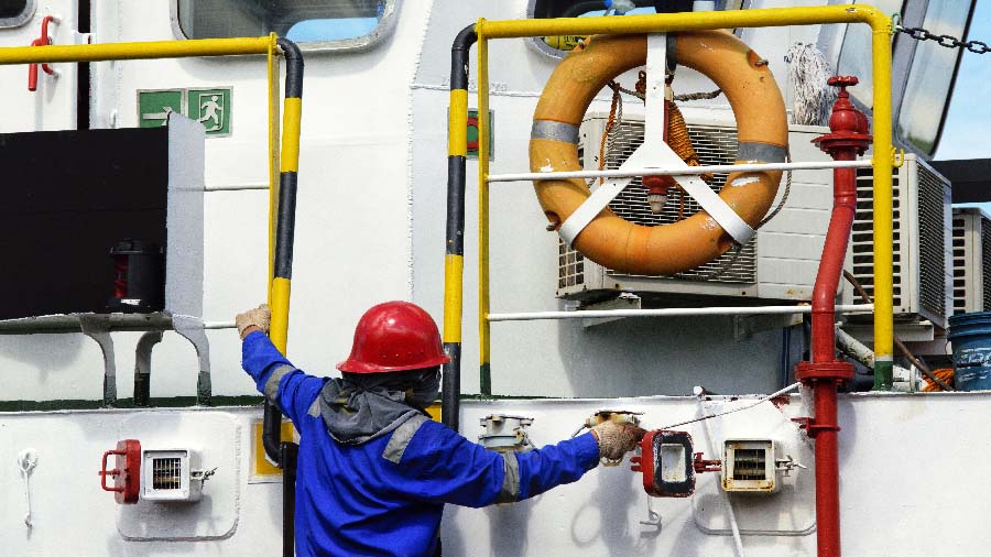 Emergency Response Training Conducted for Ship Crews